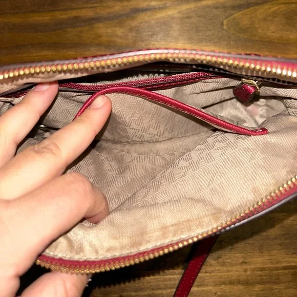 Michael Kors red with gold accent crossbody bag purse - Picture 4 of 6